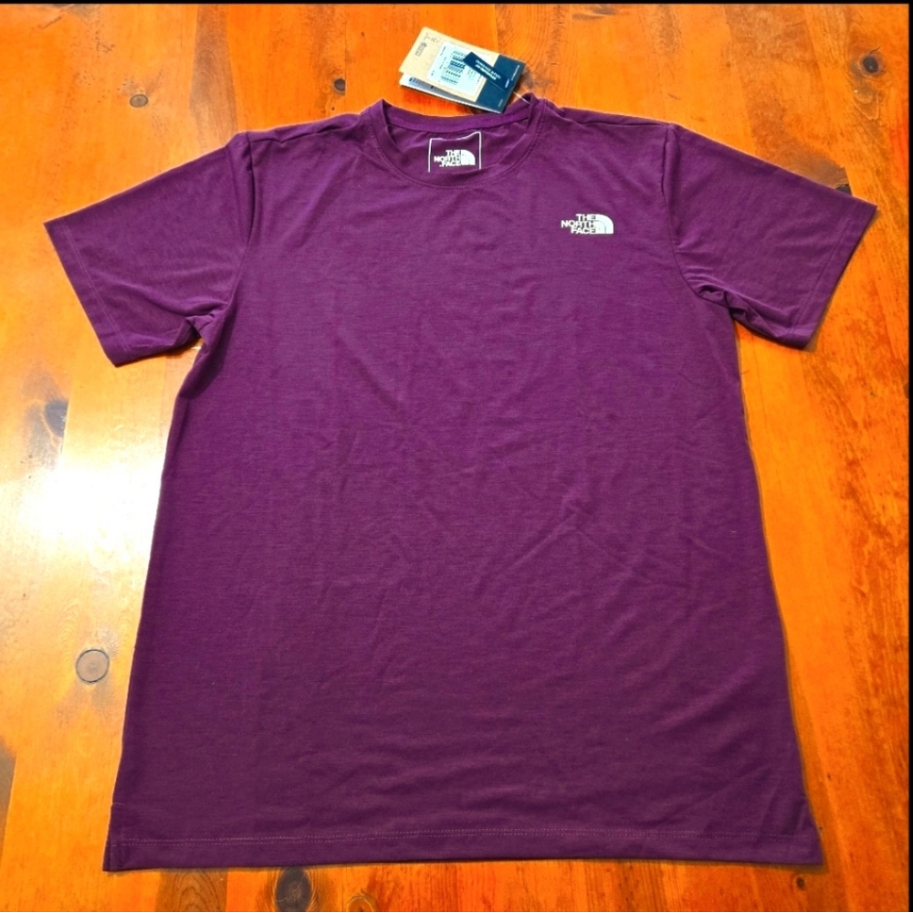 New The North Face Short-Sleeve T-shirt Wander Boysenberry Size Small